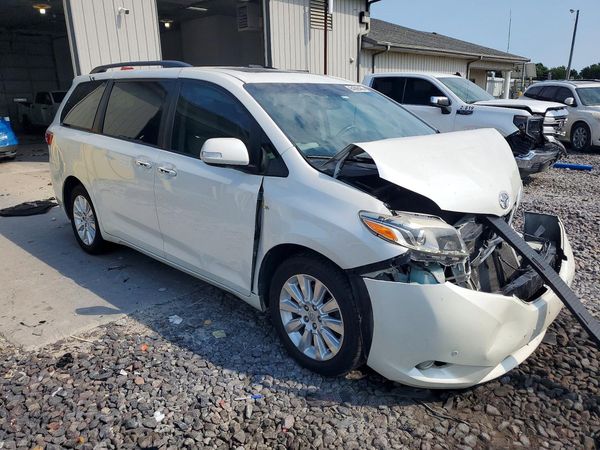 2016 TOYOTA SIENNA
