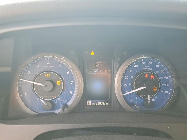 2016 TOYOTA SIENNA
