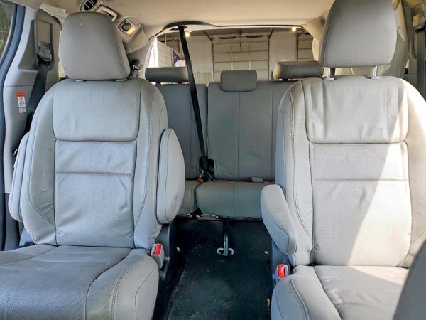 2016 TOYOTA SIENNA