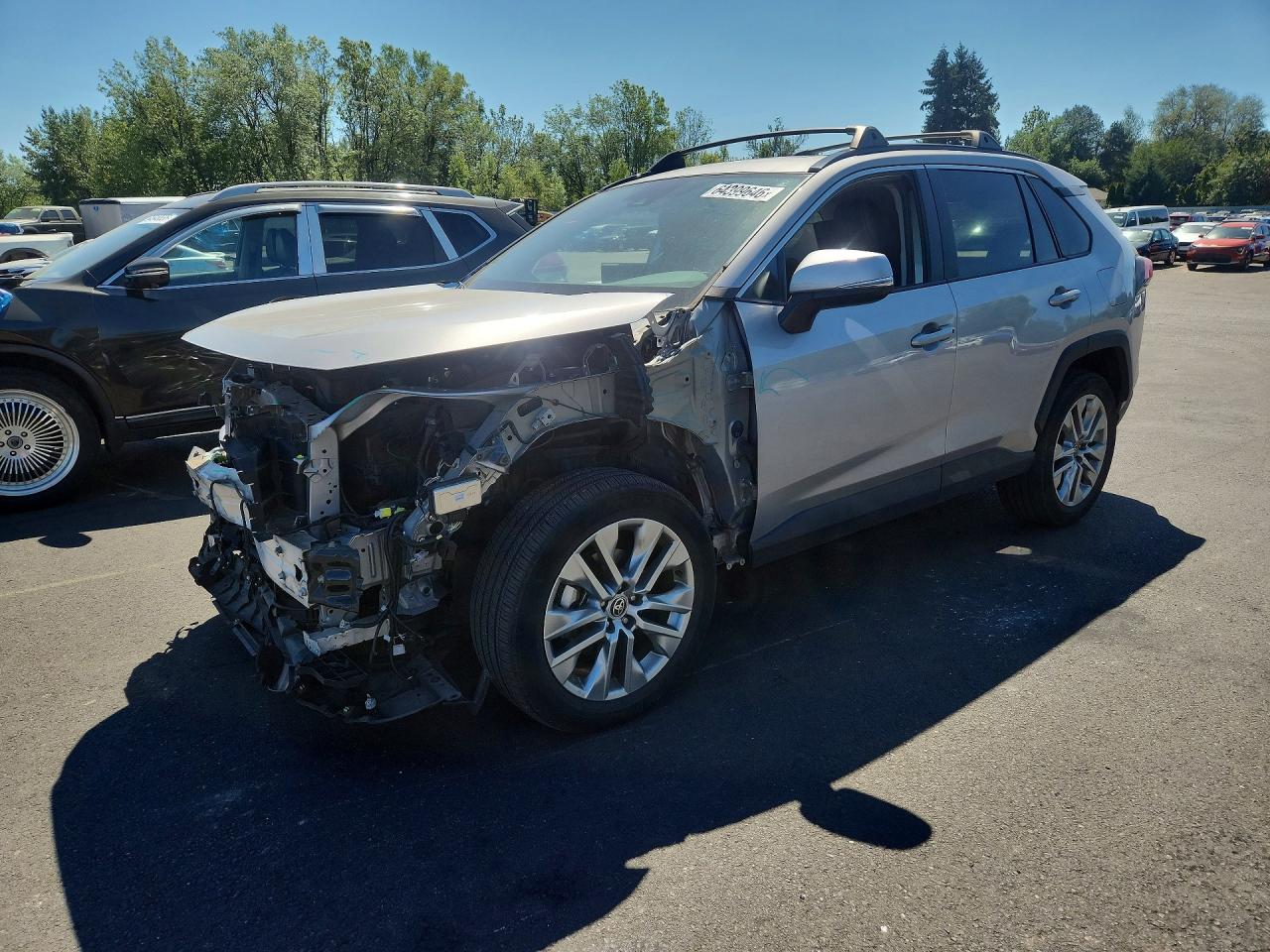 2022 TOYOTA RAV4 XLE Premium