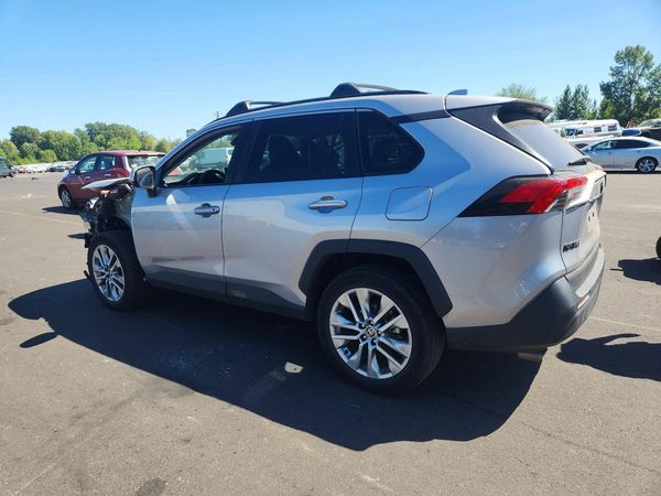 2022 TOYOTA RAV4 XLE Premium