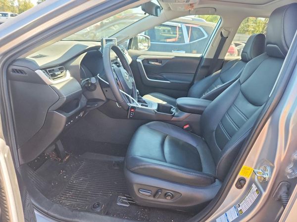 2022 TOYOTA RAV4 XLE Premium