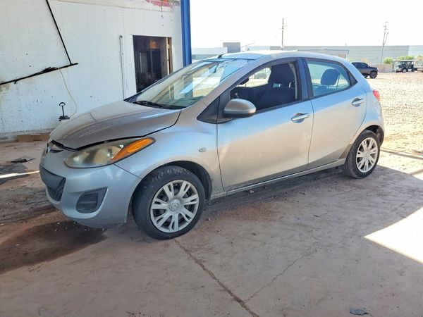 2013 MAZDA MAZDA 2 Sport/GX