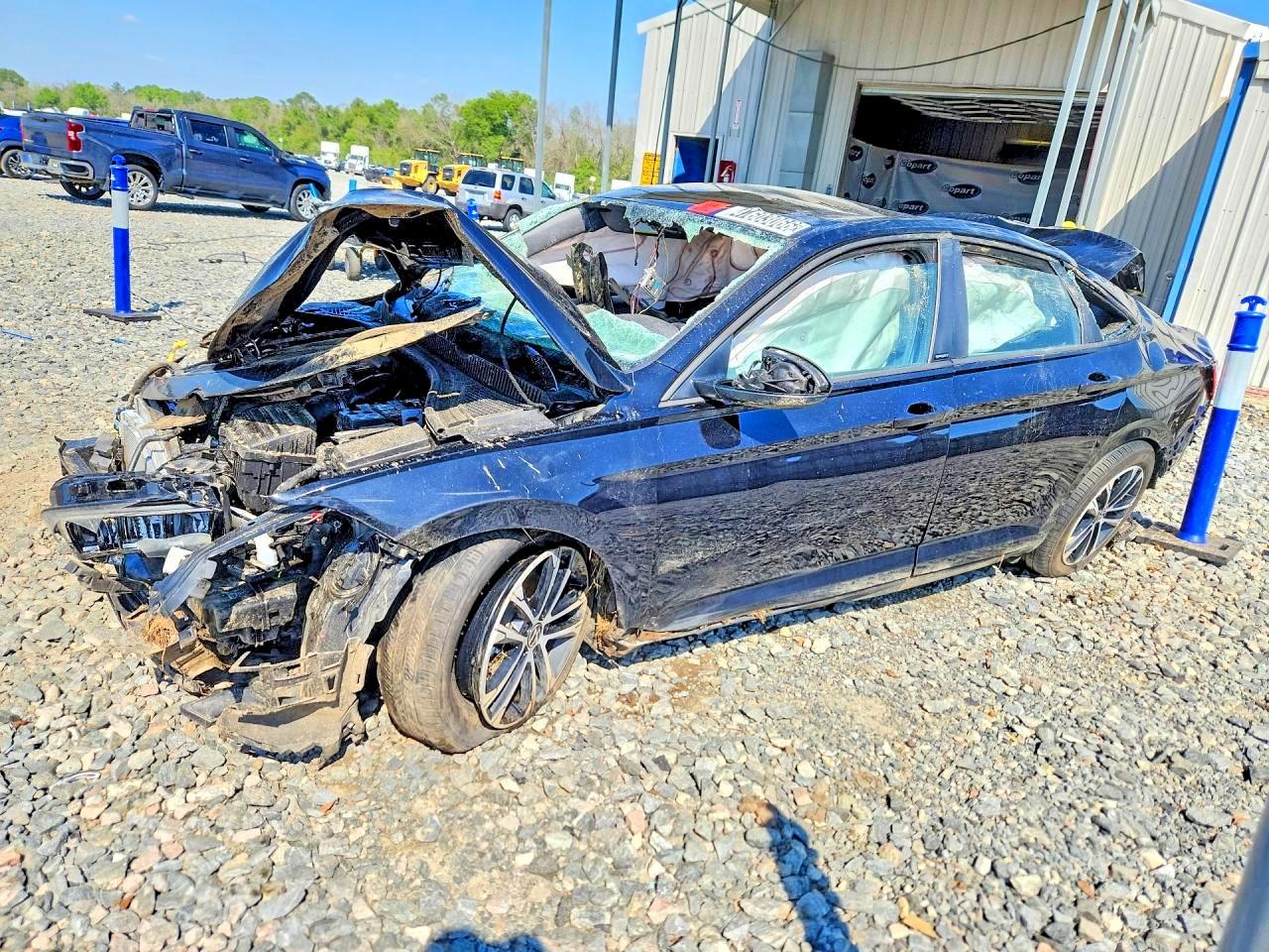 2025 VOLKSWAGEN JETTA Sport — Front 3/4