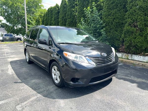 2013 TOYOTA SIENNA