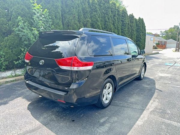2013 TOYOTA SIENNA