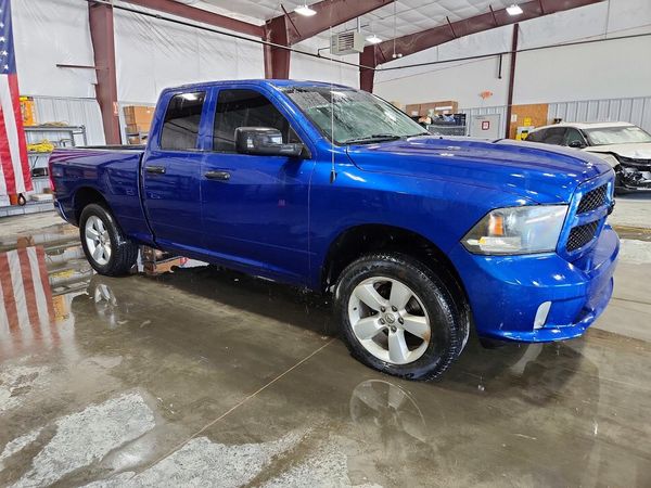 2014 RAM 1500 ST QUAD CAB 4X4