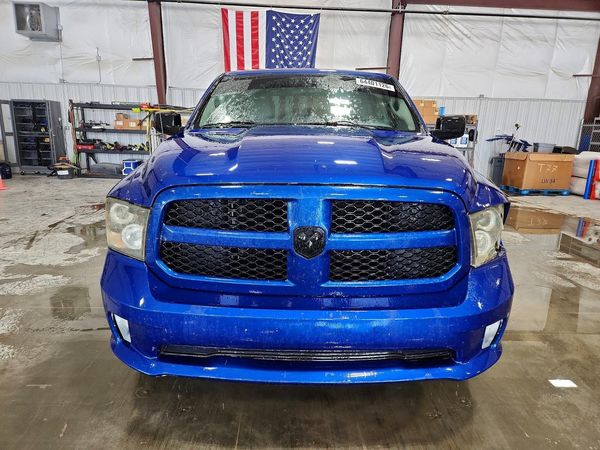 2014 RAM 1500 ST QUAD CAB 4X4