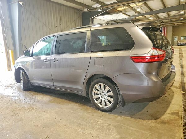 2017 TOYOTA SIENNA LE