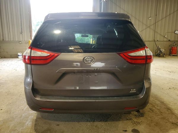 2017 TOYOTA SIENNA LE