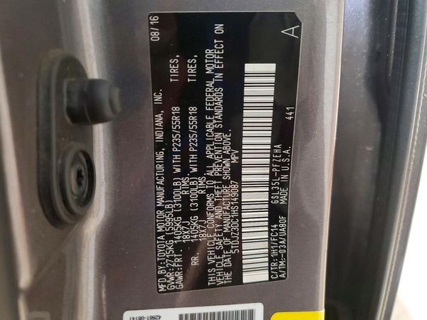 2017 TOYOTA SIENNA LE