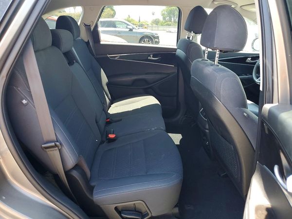 2018 KIA SORENTO L, LX