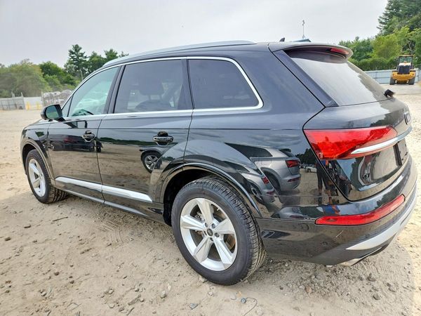 2025 AUDI Q7 quattro Premium