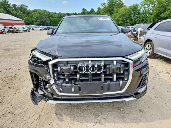 2025 AUDI Q7 quattro Premium