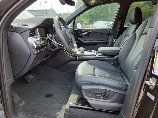 2025 AUDI Q7 quattro Premium