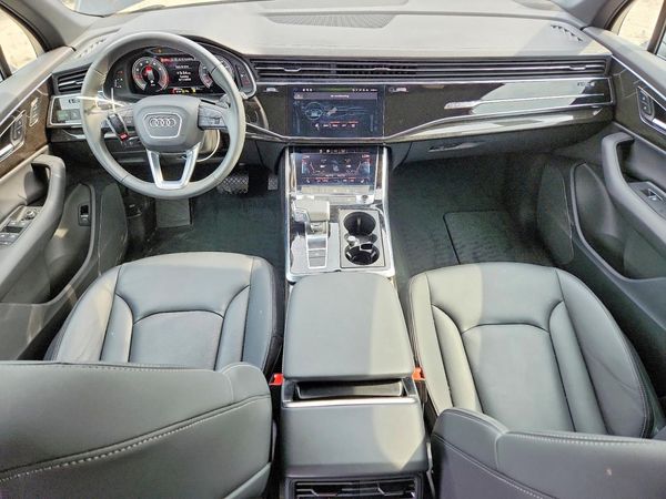 2025 AUDI Q7 quattro Premium