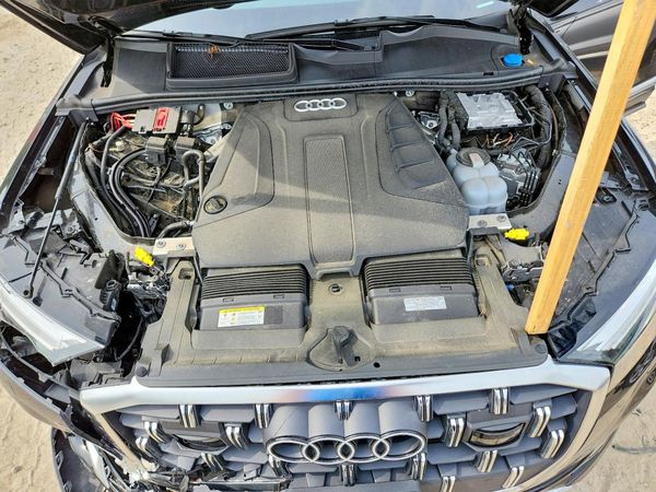 2025 AUDI Q7 quattro Premium
