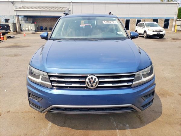 2018 VOLKSWAGEN TIGUAN SE, SEL