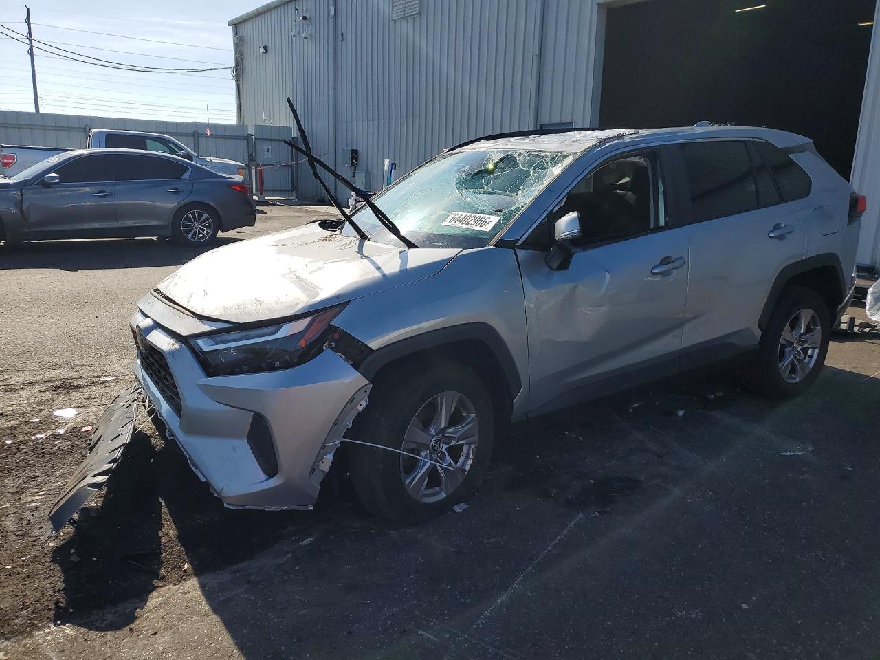 2023 TOYOTA RAV4 XLE