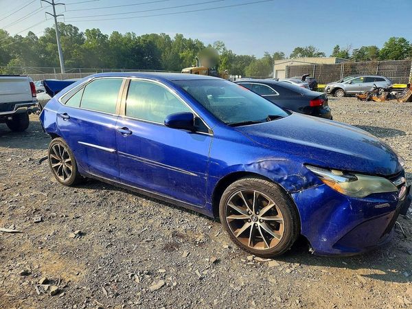 2015 TOYOTA CAMRY
