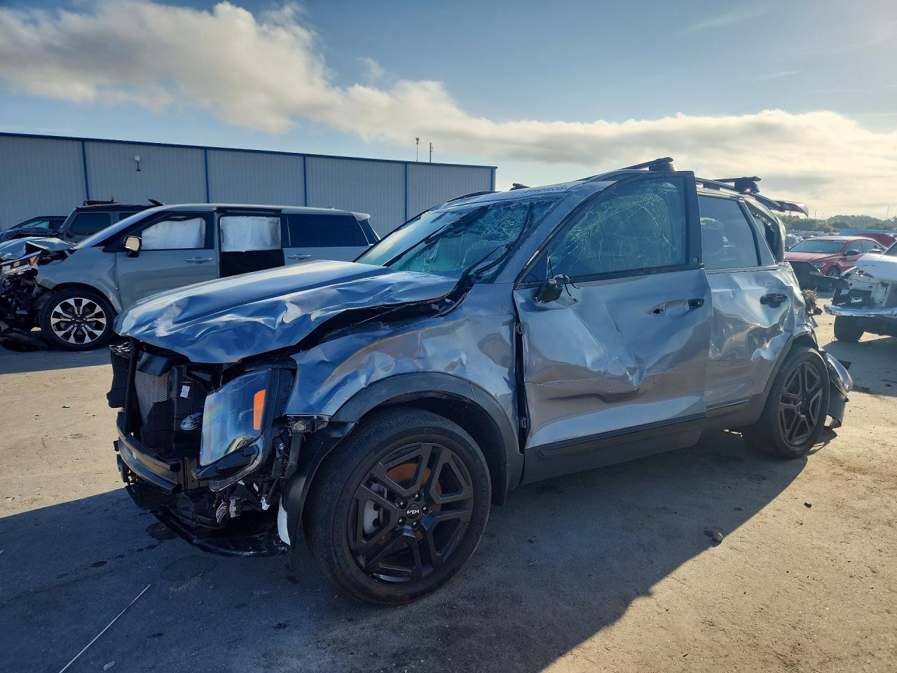 2024 KIA TELLURIDE — Front 3/4