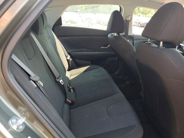 2024 HYUNDAI ELANTRA