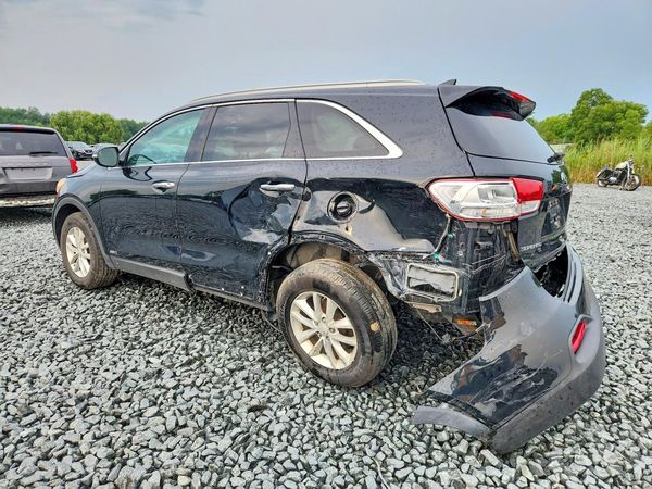 2017 KIA SORENTO L, LX