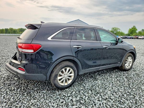 2017 KIA SORENTO L, LX