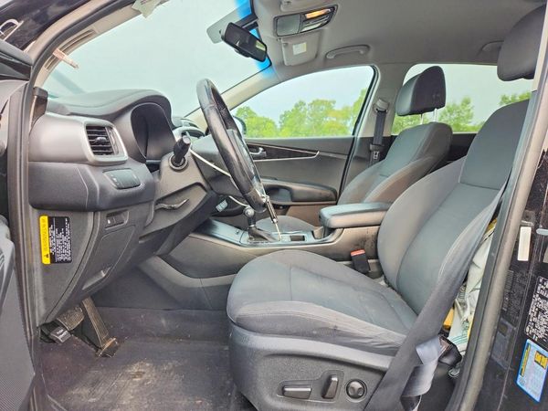2017 KIA SORENTO L, LX