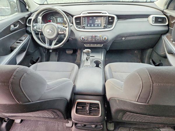 2017 KIA SORENTO L, LX