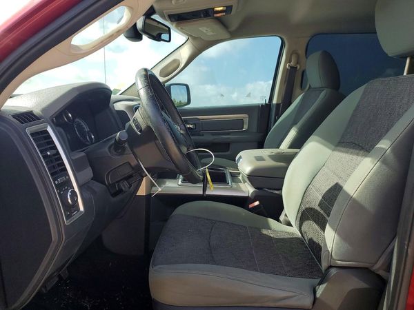2015 RAM 1500 SLT CREW CAB 4X2