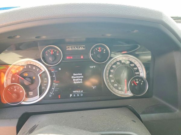 2015 RAM 1500 SLT CREW CAB 4X2