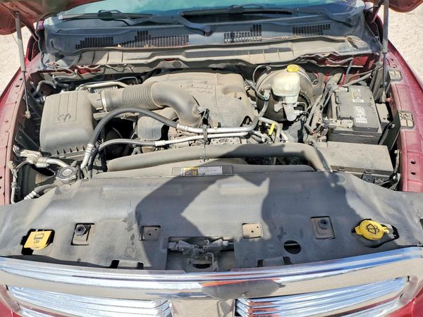 2015 RAM 1500 SLT CREW CAB 4X2