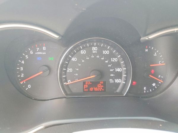 2014 KIA SORENTO Base/ LX