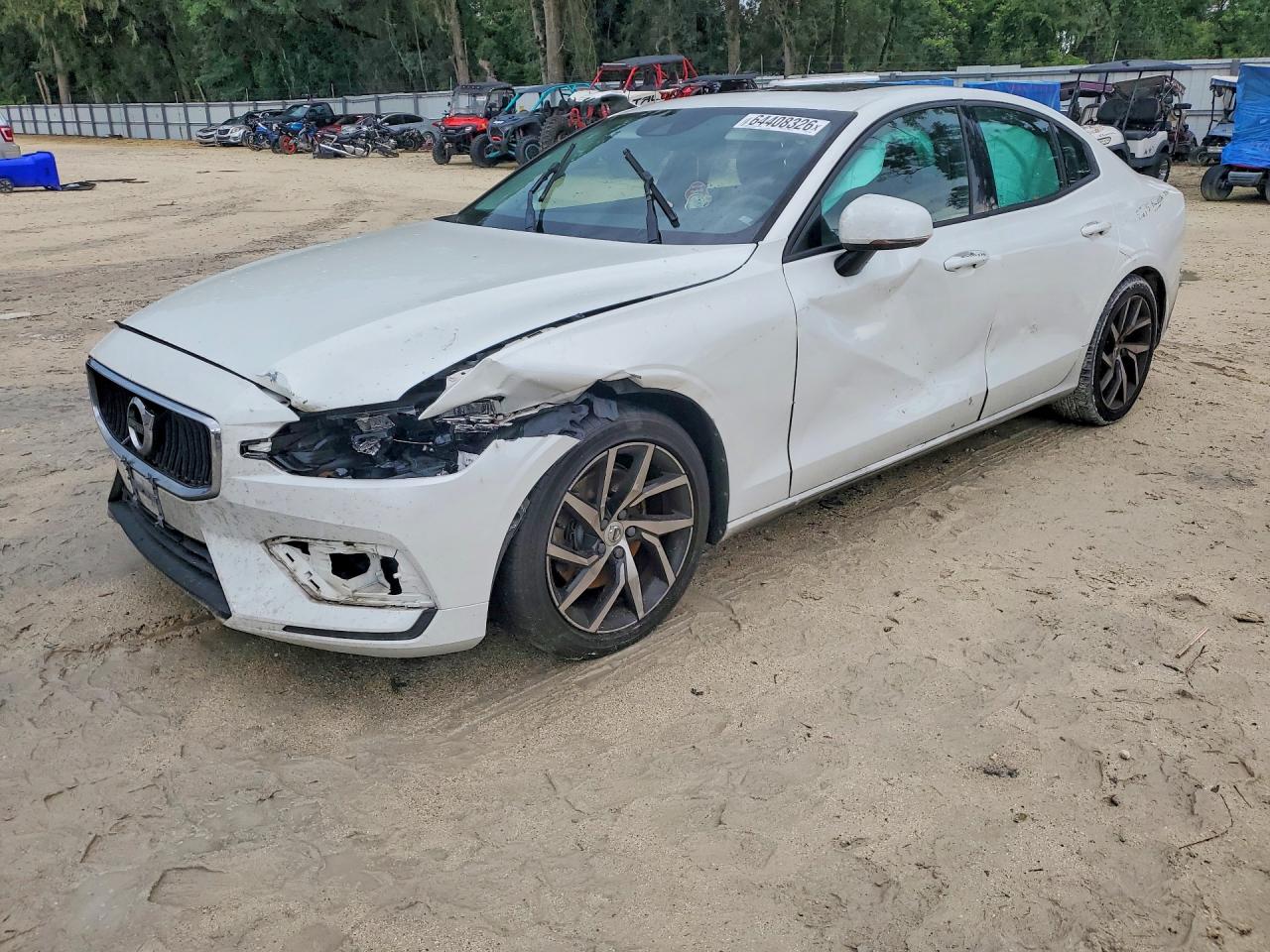 2020 VOLVO S60 Momentum