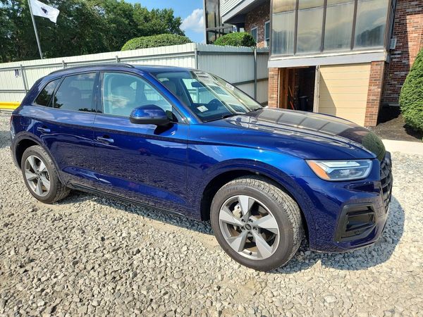 2024 AUDI Q5 quattro Premium Plus