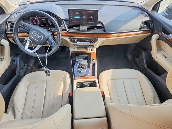 2024 AUDI Q5 quattro Premium Plus