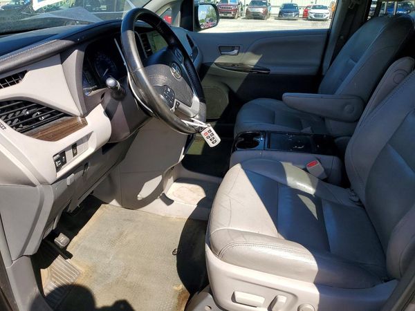 2015 TOYOTA SIENNA