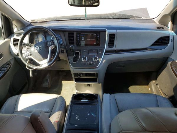 2015 TOYOTA SIENNA