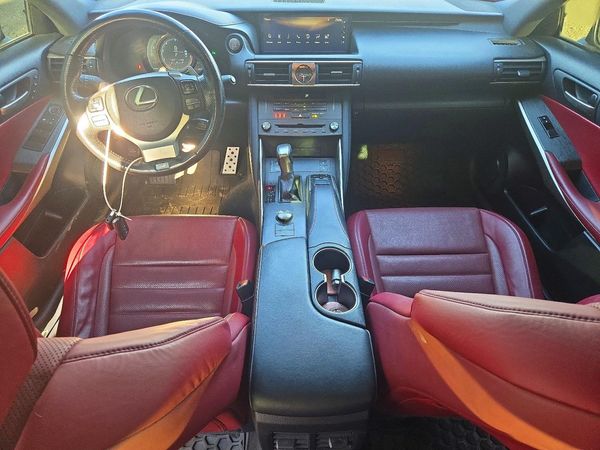 2019 LEXUS IS 300