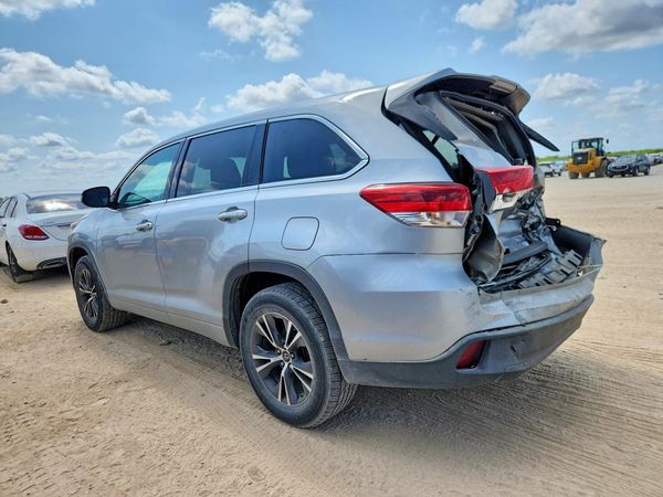 2018 TOYOTA HIGHLANDER LE/LE Plus