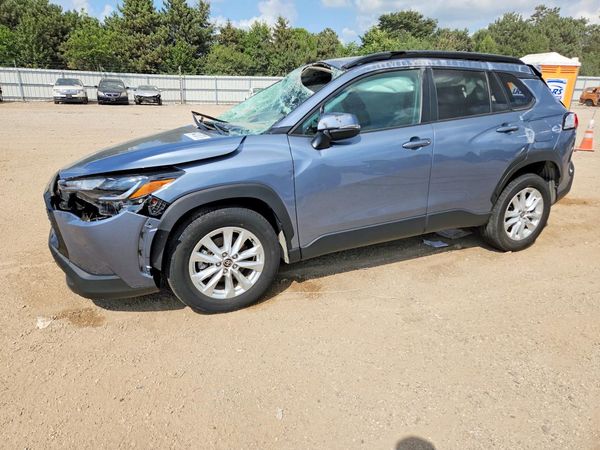 2024 TOYOTA COROLLA CROSS LE