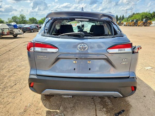 2024 TOYOTA COROLLA CROSS LE