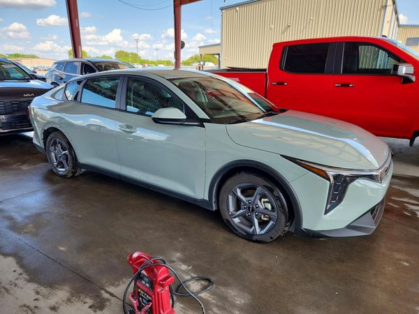 2026 KIA K4 LX, LXS
