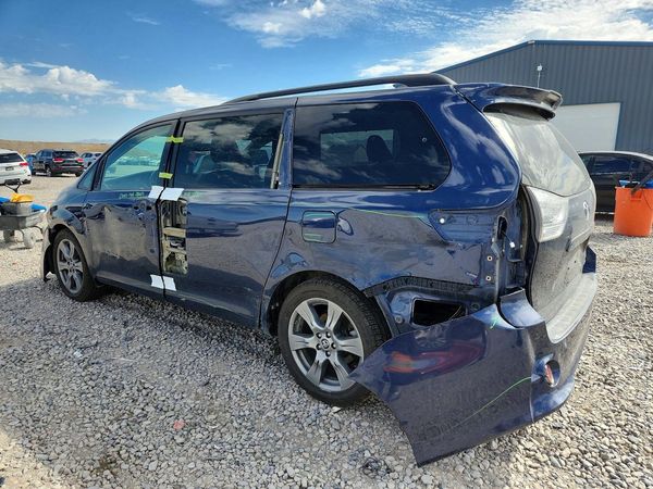 2018 TOYOTA SIENNA SE/SE Premium