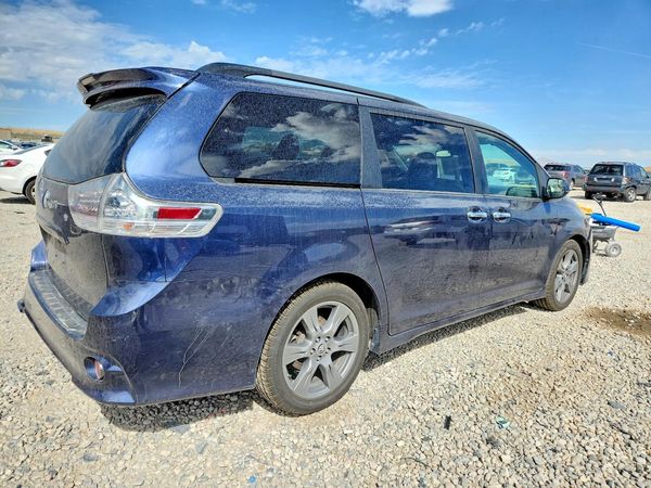 2018 TOYOTA SIENNA SE/SE Premium