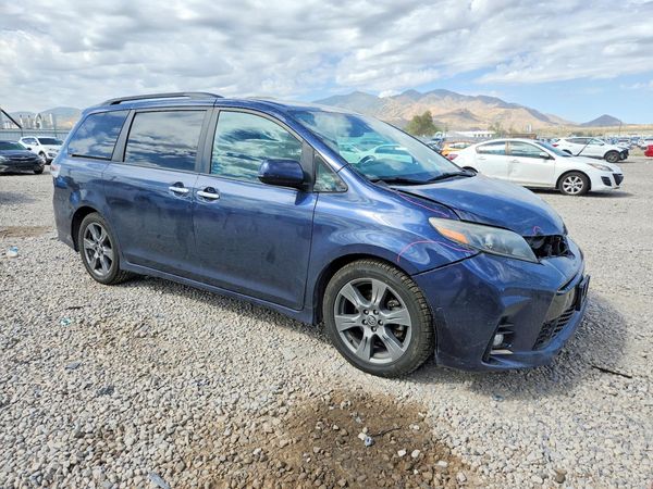 2018 TOYOTA SIENNA SE/SE Premium