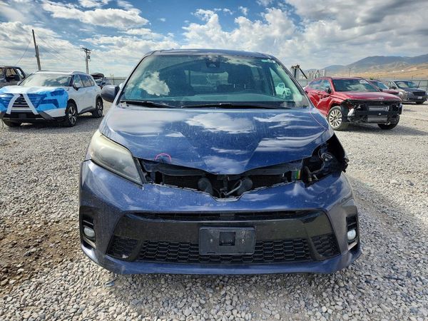 2018 TOYOTA SIENNA SE/SE Premium