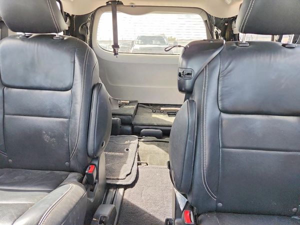 2018 TOYOTA SIENNA SE/SE Premium