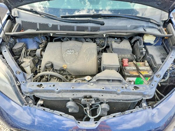 2018 TOYOTA SIENNA SE/SE Premium